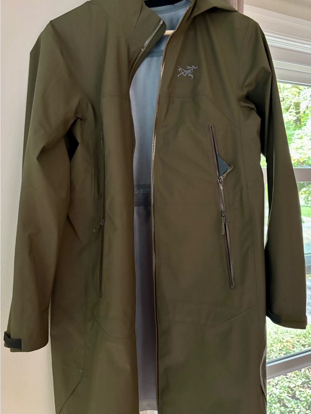 Arc'teryx Beta women’s S Olive Green long Waterproof Hooded Raincoat